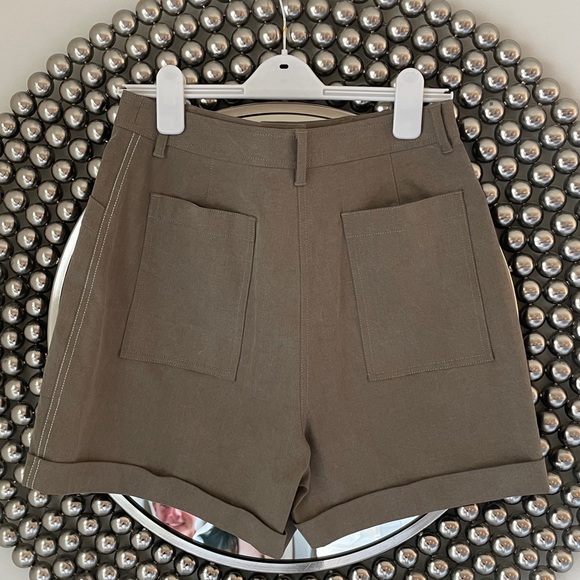 La Ligne Women's High Waist Patch Pocket Shorts in Mushroom - Picture 6 of 9